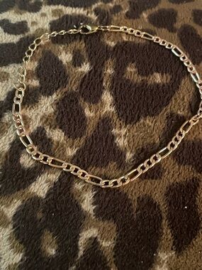 Women's Gold Figaro Chain ankle Bracelet - Classic Link Design